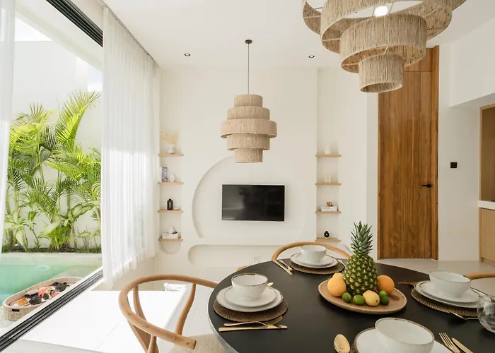 Nyang Nyang Makara Uluwatu
